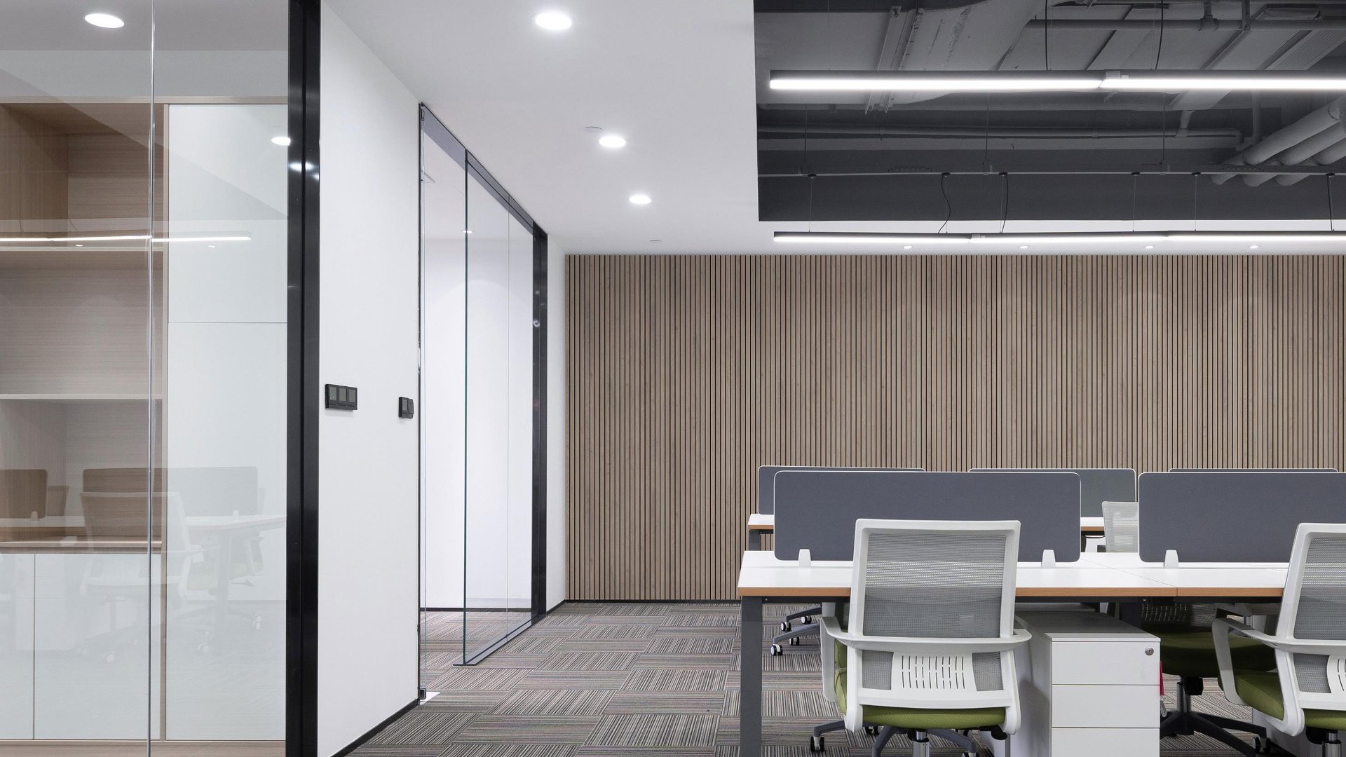 SolarBrite Uni-VicStrip – Stylish & Durable Lighting