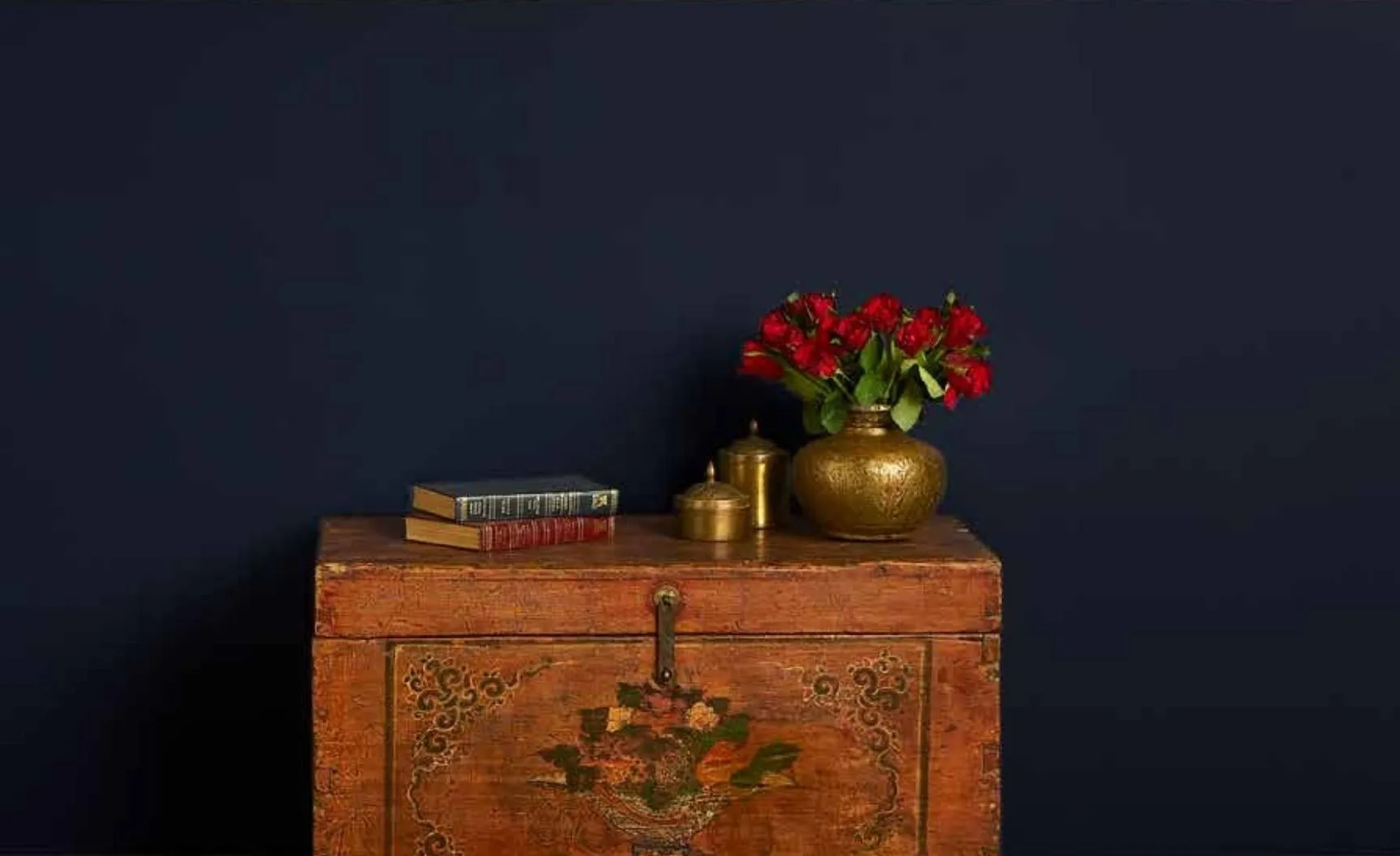 SABYASACHI HEARTLAND - Luxury Wallpapers The Great Moghol Traveller Collection