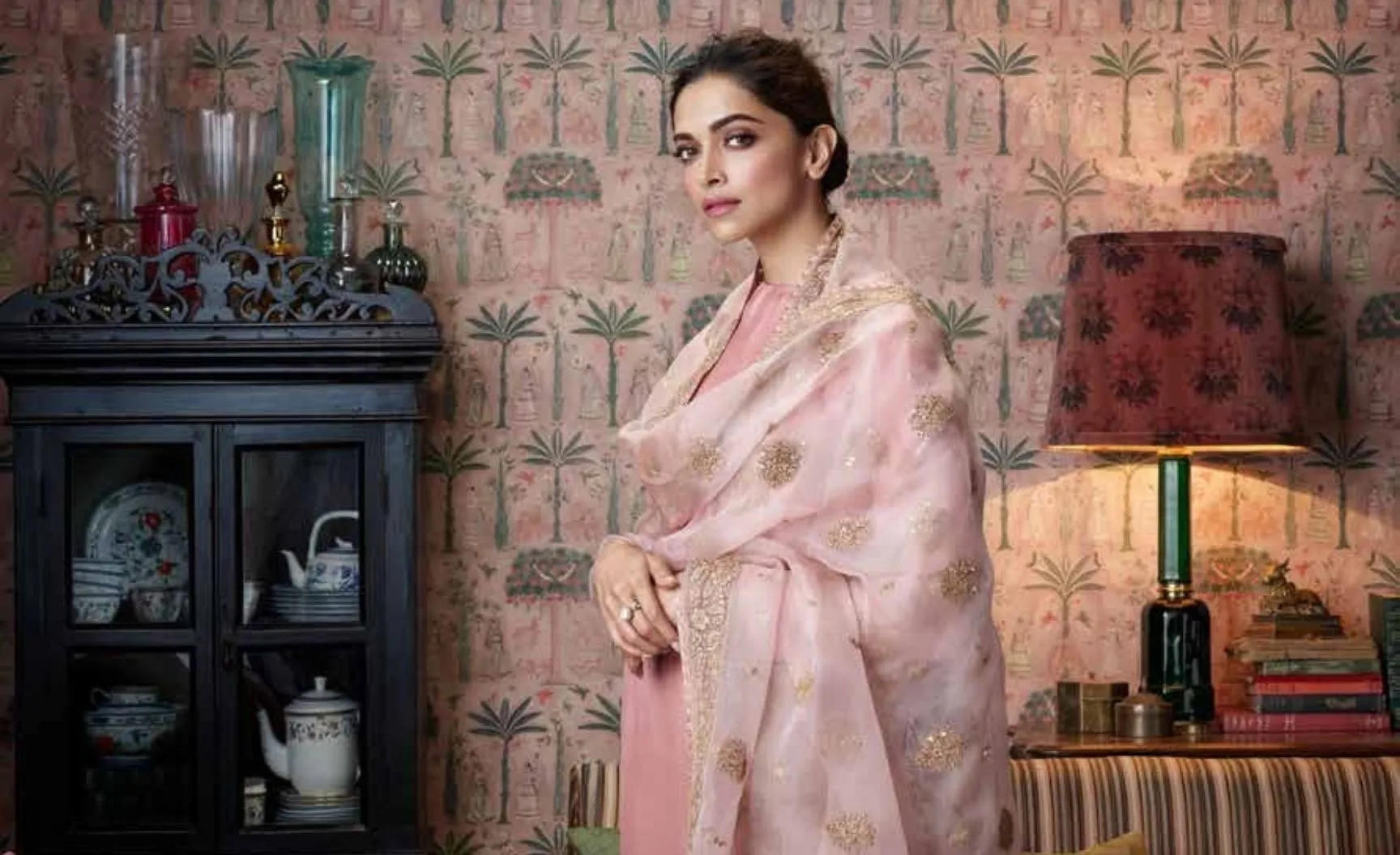 SABYASACHI HEARTLAND - Luxury Wallpapers Shantiniketan collection