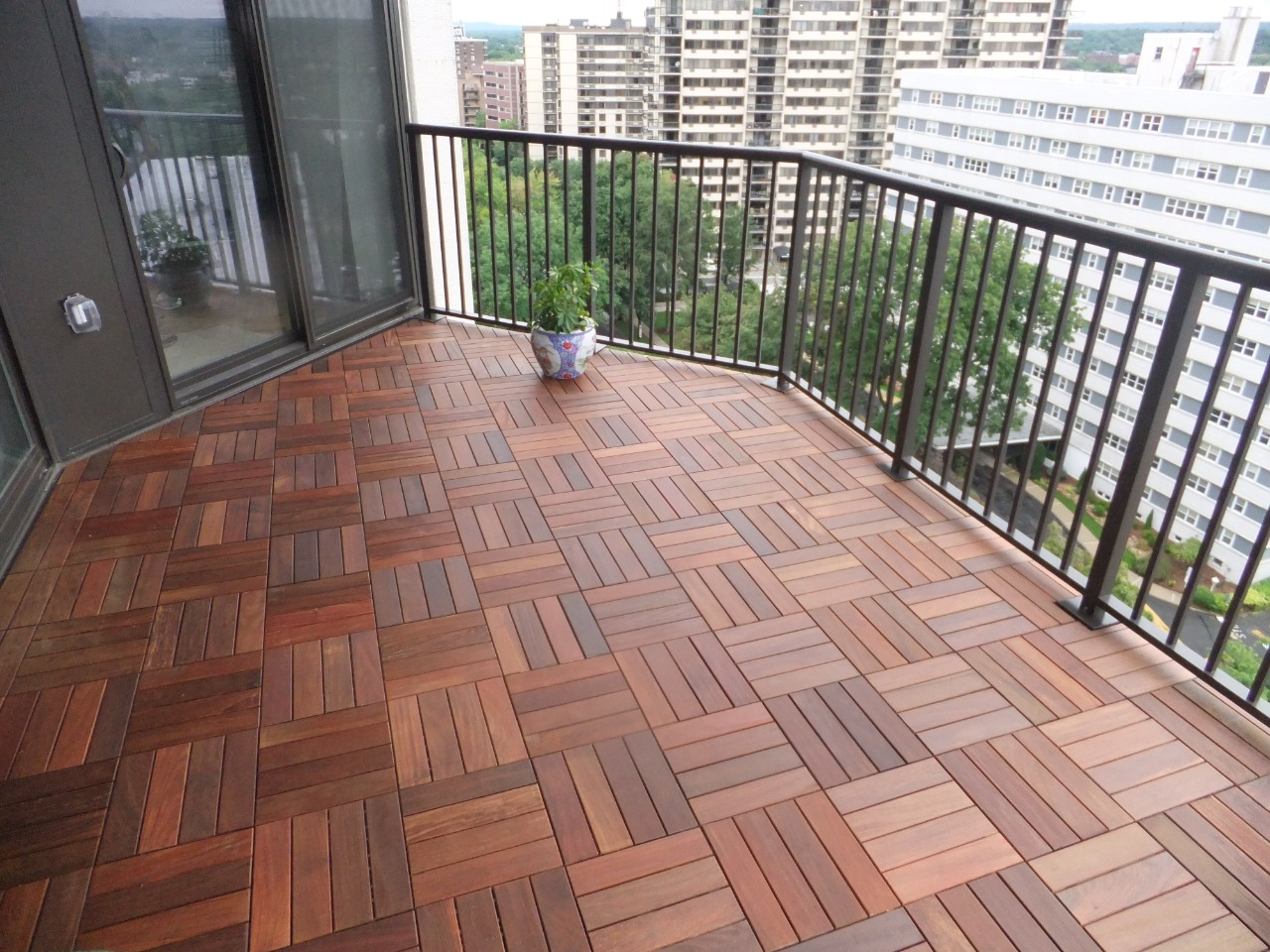 Eco-Friendly IPE Deck Tiles