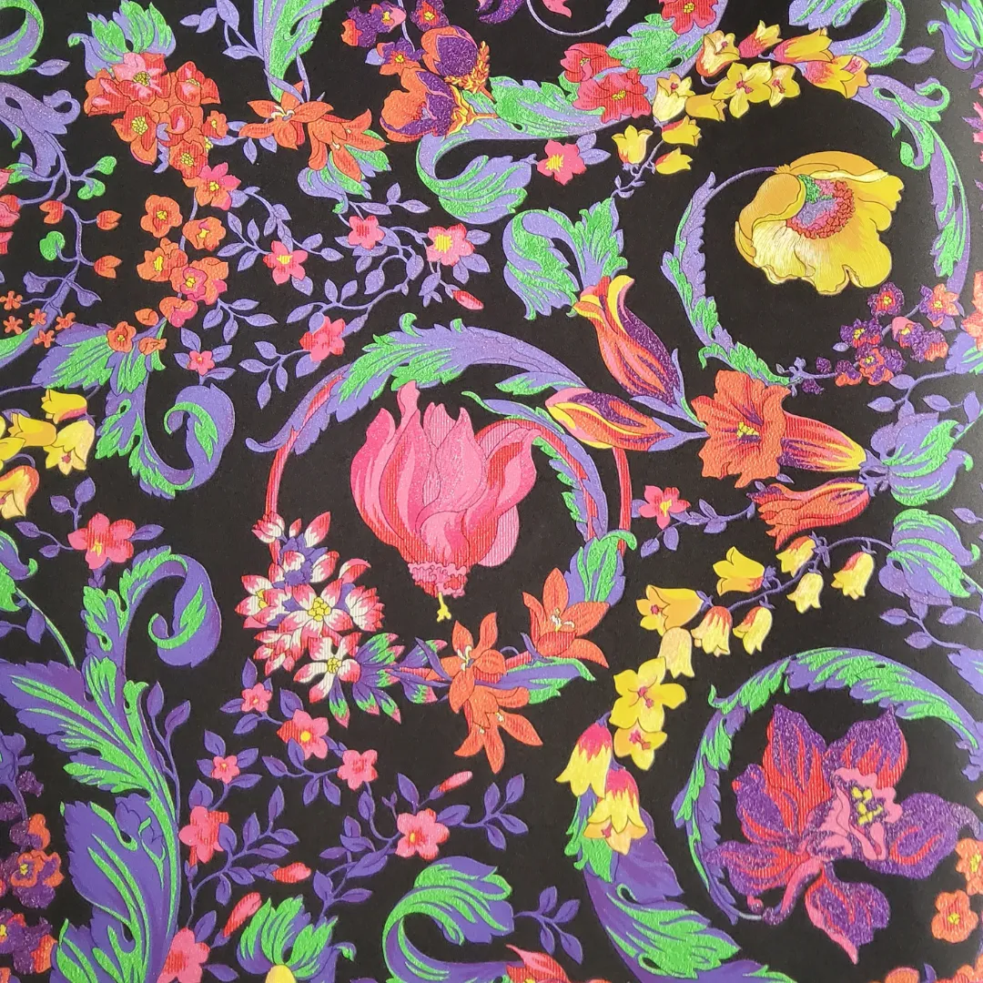 Versace V Wallpapers – Luxury Designer Wall Coverings 38706-1